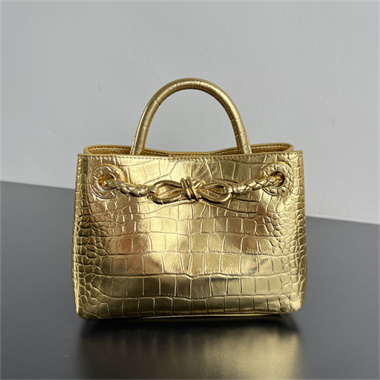 bottega veneta andiamo mini crocodile-embossed leather bag #777614